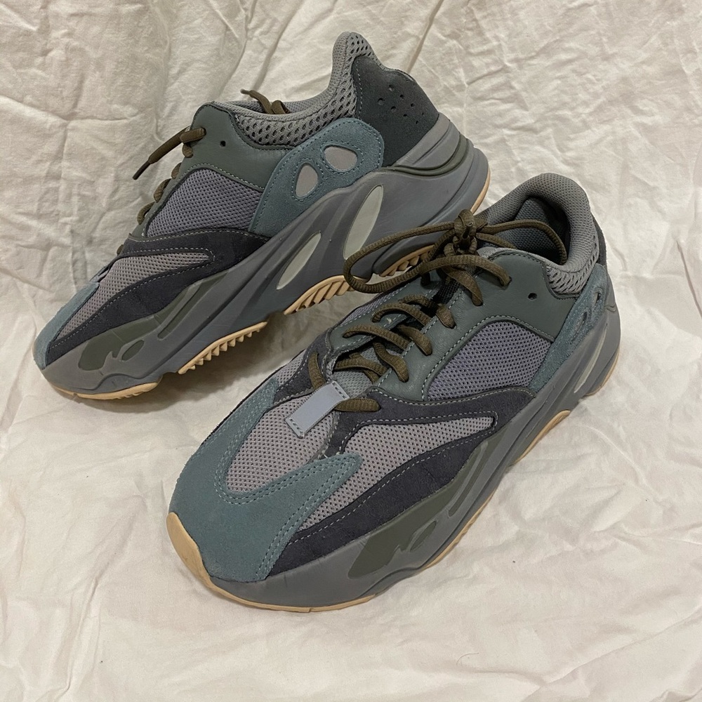 COPY - COPY - YEEZY Boost 700